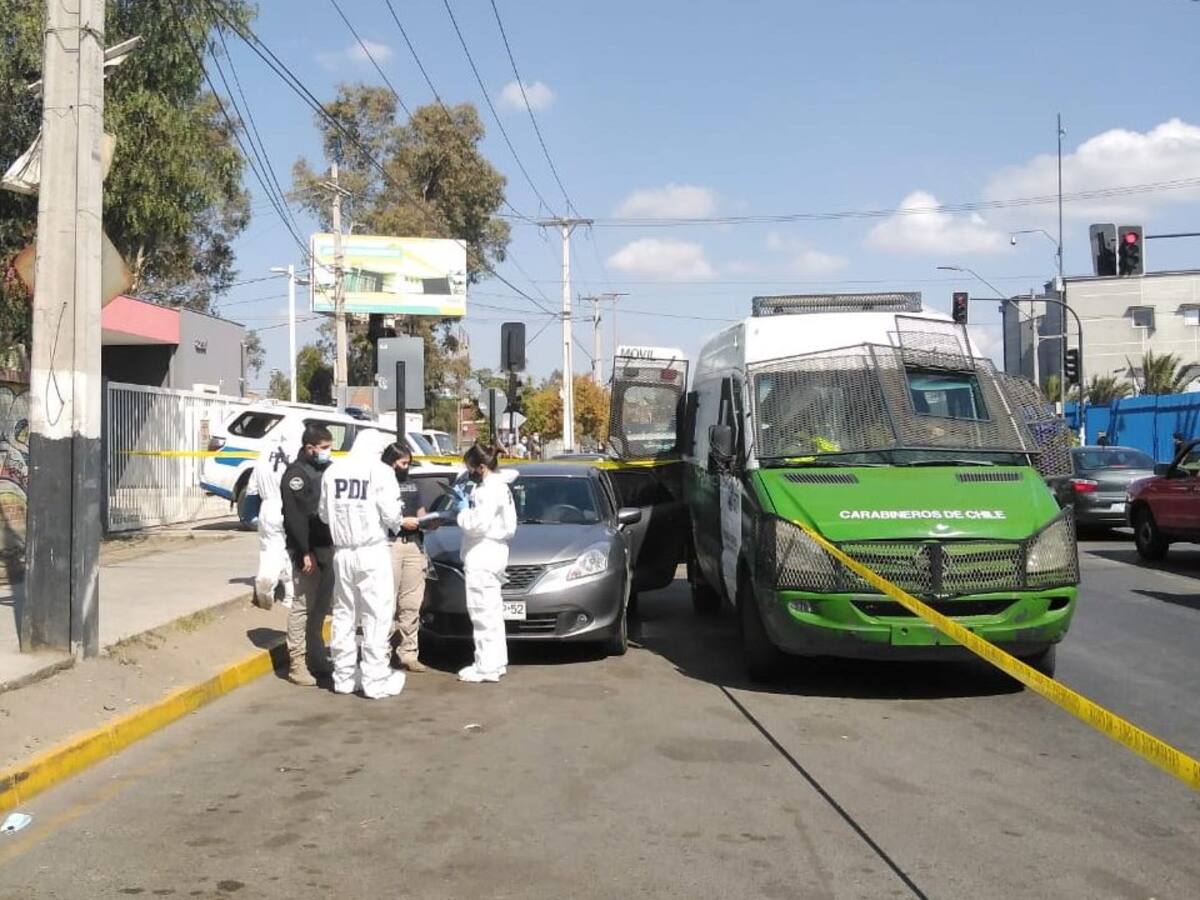 Carabinero repelió asalto en su contra disparando a delincuente en Lo Espejo: sujeto se encuentra en riesgo vital