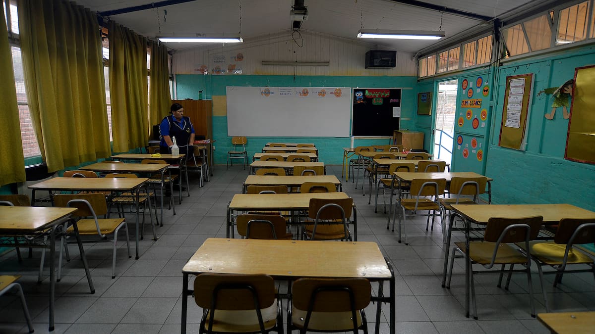 Mineduc anuncia suspensión de clases en cuatro regiones del país por sistema frontal para este viernes 31 de julio