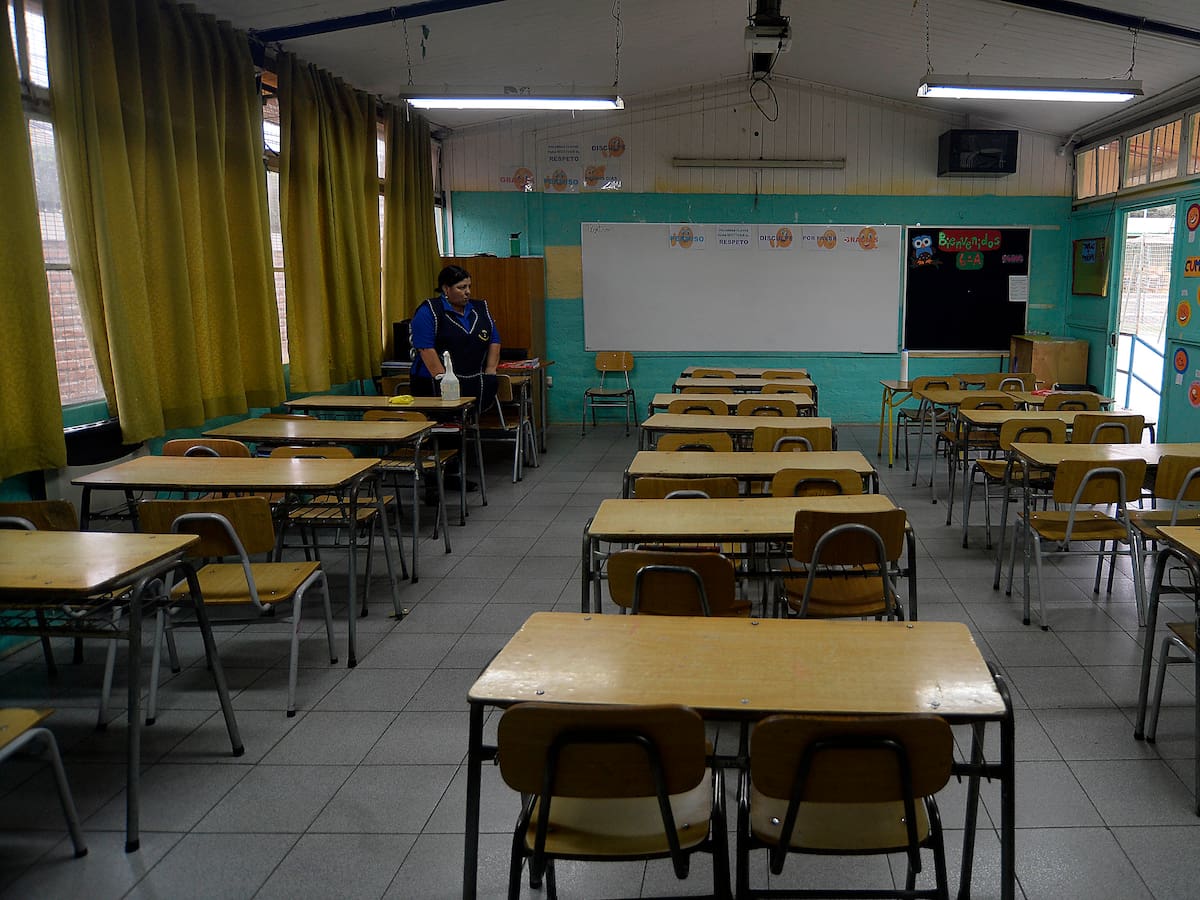 Tras intensa nevazón: confirman suspensión de clases en tres comunas del sur de Chile