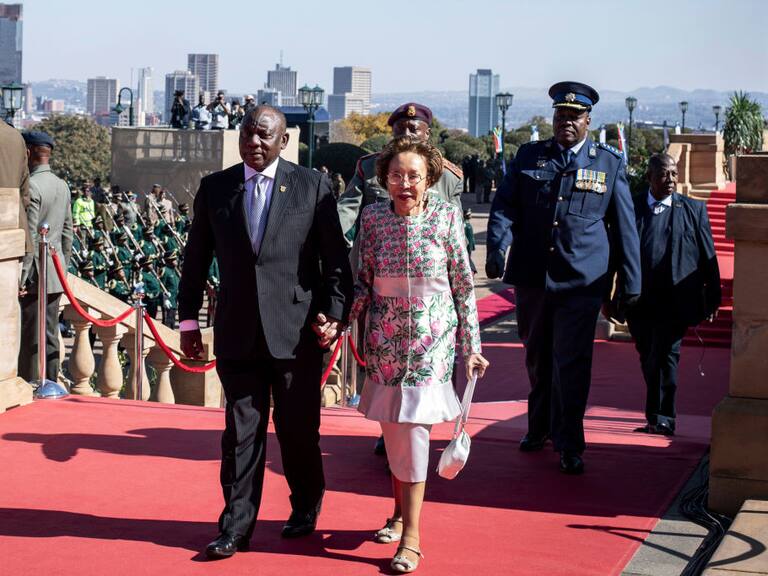 El presidente de Sudáfrica, Cyril Ramaphosa, llega al evento en la ciudad de Pretoria para la ceremonia de inicio del nuevo mandato de gobierno.