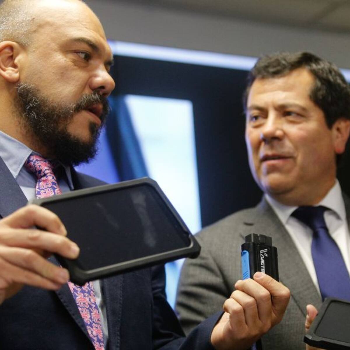 Para combatir portonazos y encerronas: subsecretaría de Prevención del Delito entrega 130 escáneres automotrices a la PDI