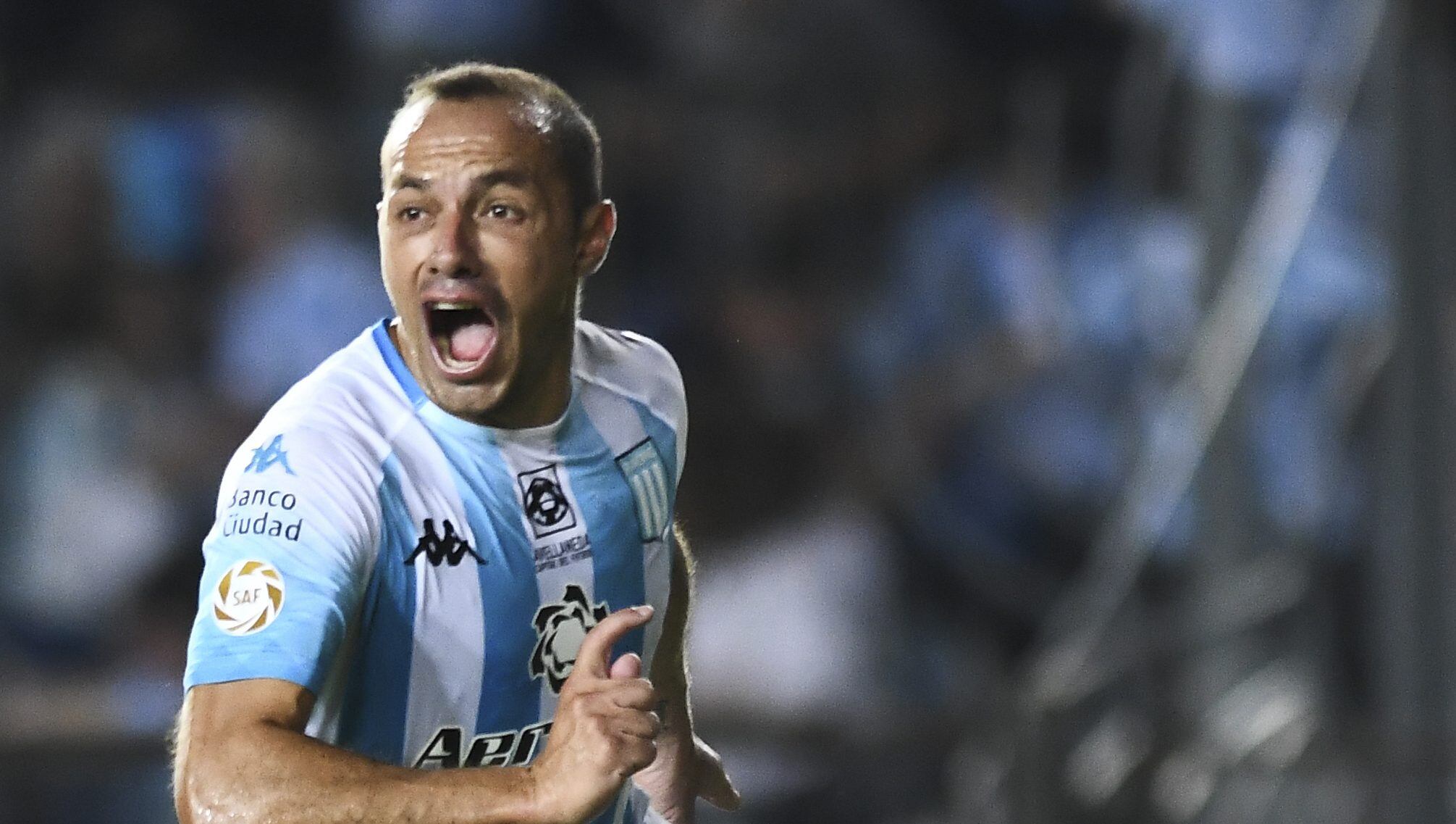 AVELLANEDA, ARGENTINA - FEBRUARY 09: Marcelo Diaz of Racing Club celebrates after scoring the first goal of his team during a match between Racing Club and Independiente as part of Superliga 2019/20 at Presidente Peron Stadium on February 9, 2020 in Avellaneda, Argentina. (Photo by Rodrigo Valle/Getty Images)