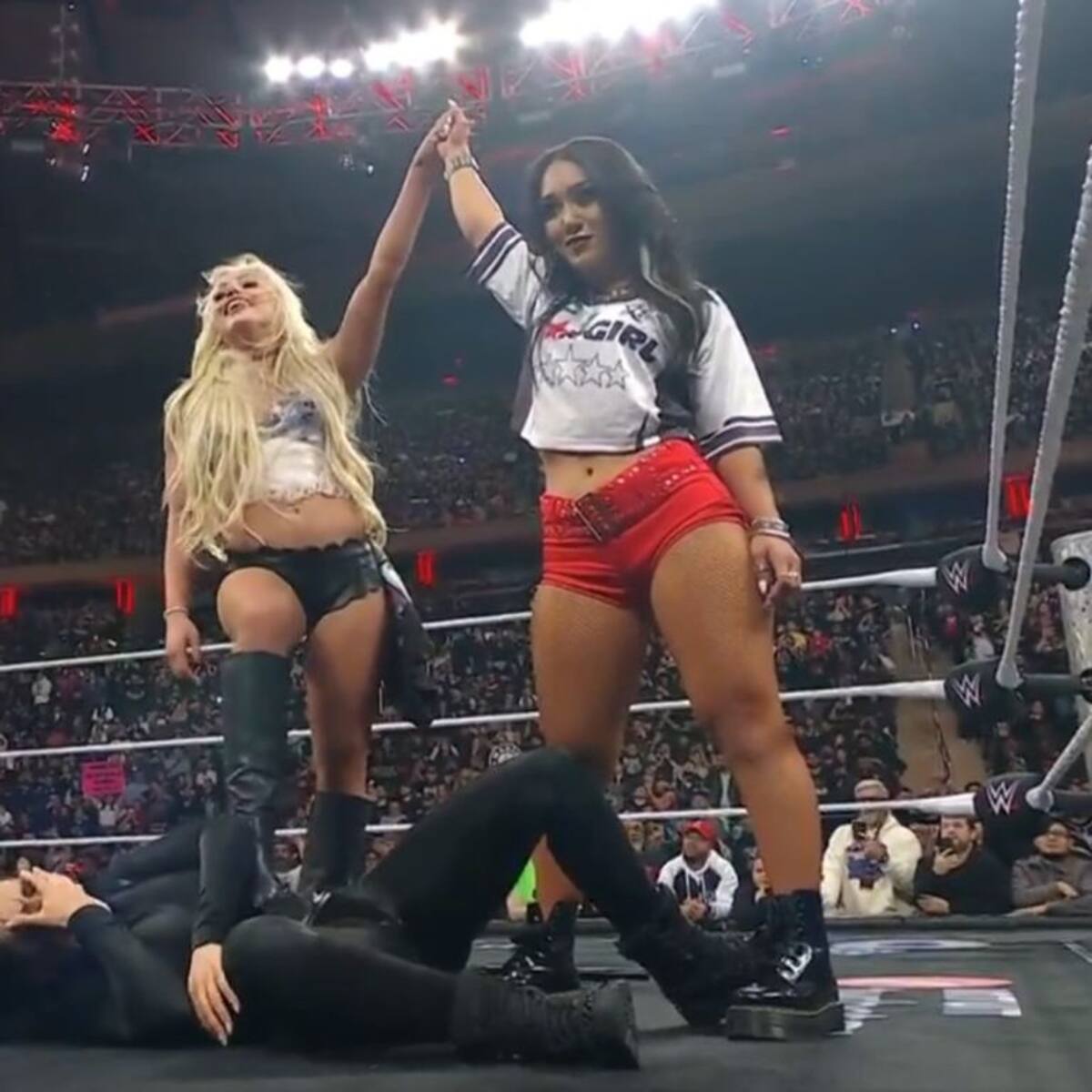 “Tu madre es basura, put...”: Stephanie Vaquer sufre brutal ataque de Liv Morgan previo a WrestleMania