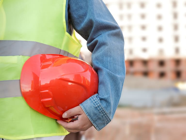 Con sueldos que superan los $2.5 millones: Ministerio de Obras Públicas está buscando trabajadores en distintas regiones de Chile