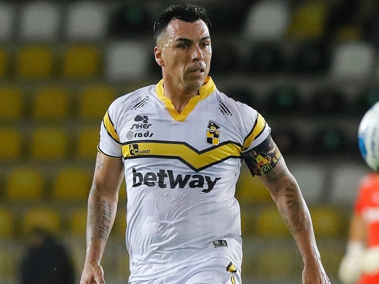 Esteban Paredes descarta retirarse del fútbol ante Colo Colo: "Evaluaré mi contrato con Coquimbo Unido a mitad de año"