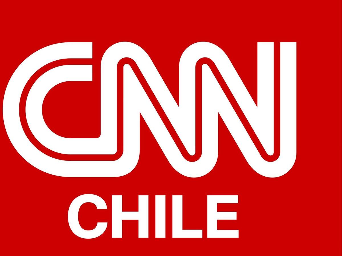 Empresa controladora de CNN Chile realiza petición judicial para asegurar la continuidad de la señal de noticias