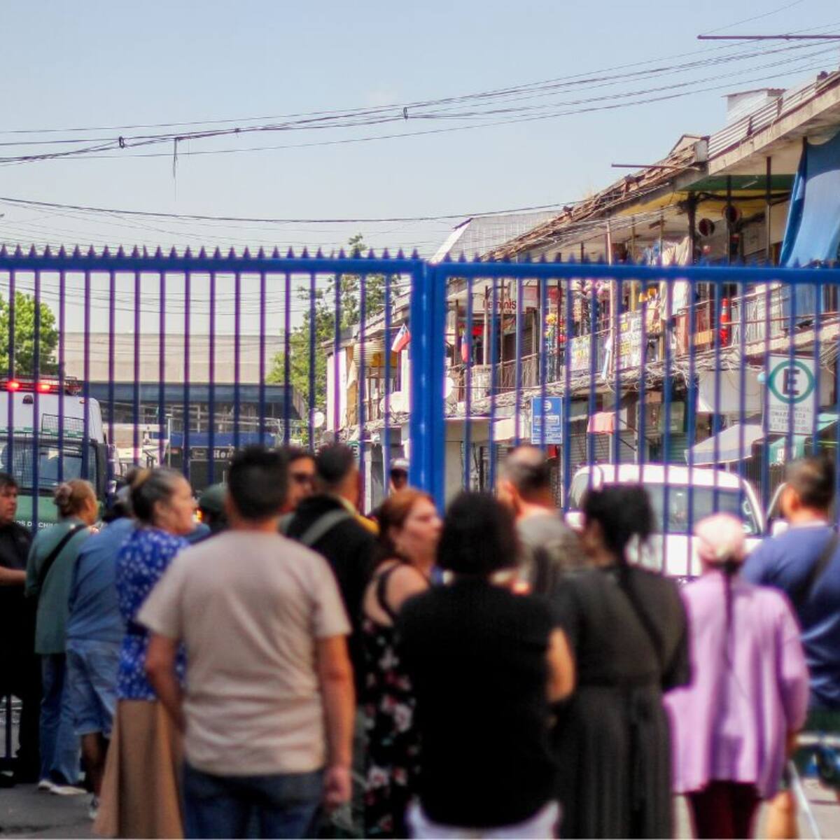 La preocupación de vecinos del barrio Meiggs tras intervención contra toldos azules: “No podemos salir”