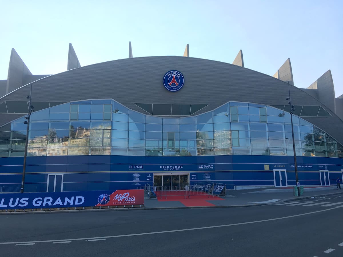 Cinco jóvenes deportistas chilenos darán el salto a Europa: entrenarán en el PSG