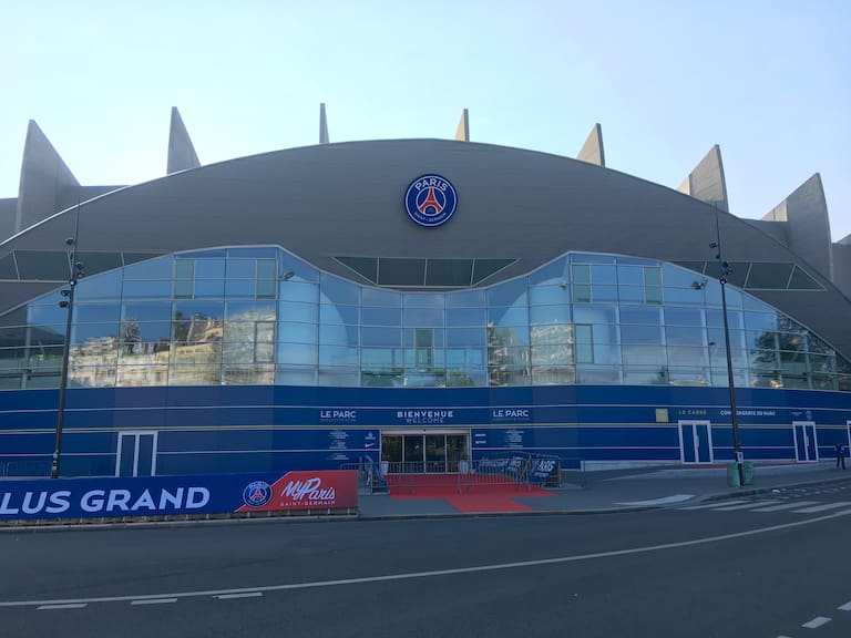 Cinco jóvenes deportistas chilenos darán el salto a Europa: entrenarán en el PSG