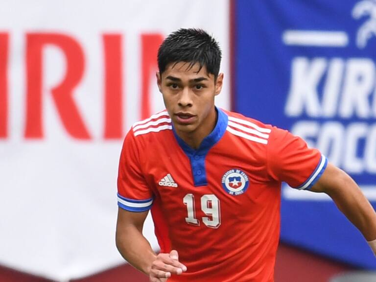 Darío Osorio vuelve a Chile para sumarse al plantel de La Roja: «Estoy con la ilusión de siempre estar en la selección»