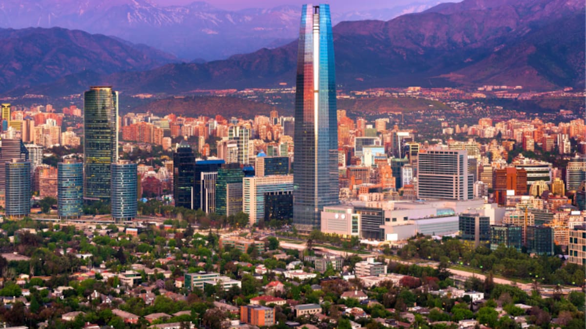 Superó a capitales de Europa: ranking ubica a Santiago entre las mejores ciudades del mundo para recorrer a pie