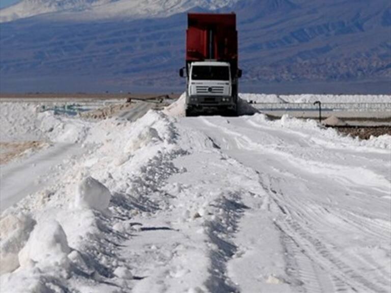 Comisión de Minería aprueba la expropiación de empresas que explotan el litio