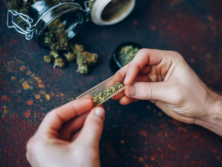 Estos son los efectos negativos que provoca el consumo frecuente de marihuana, según nuevo estudio