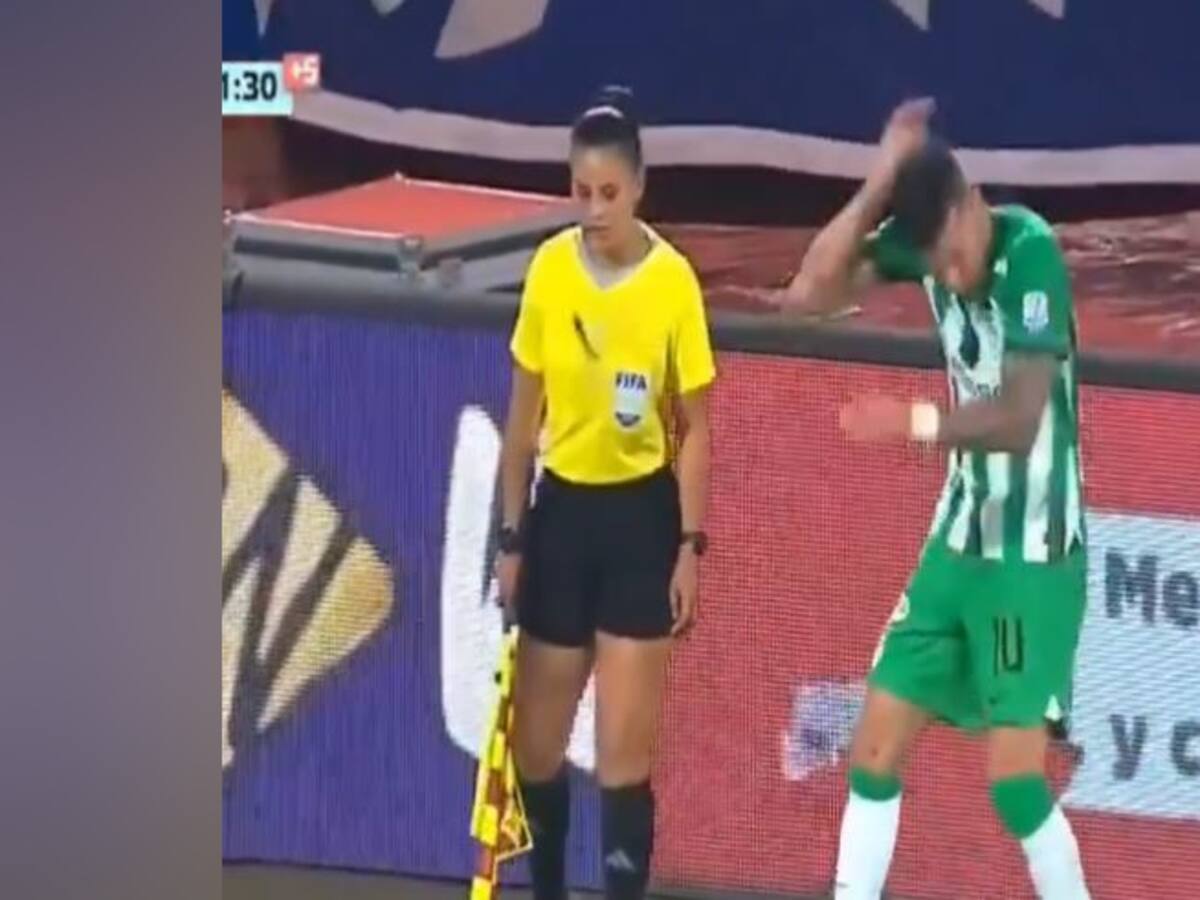 Colombia: agreden con una navaja a jugador en pleno clásico de Medellín