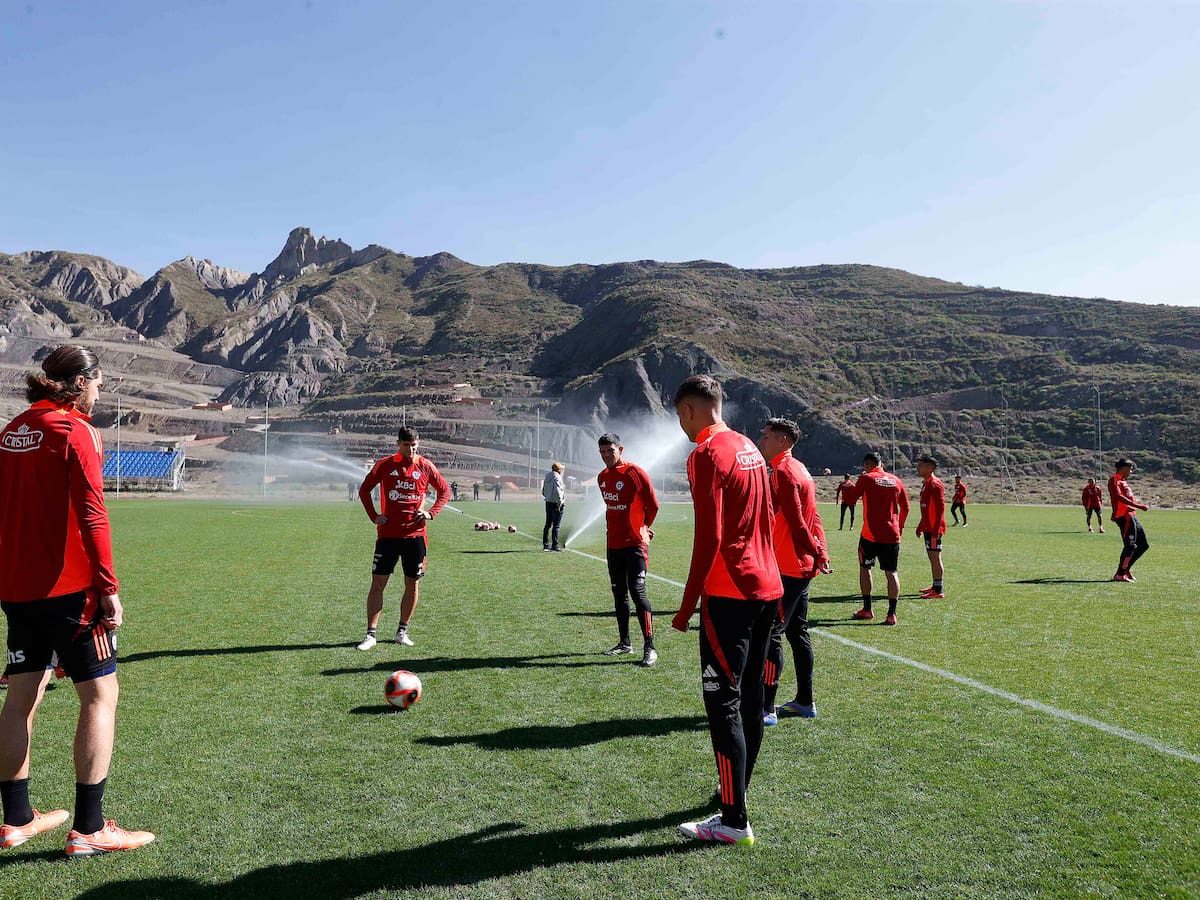 “Es complicado lo que hicieron”: DT chileno que entrenó en Bolivia cuestiona planificación de La Roja y da las claves para jugar en El Alto