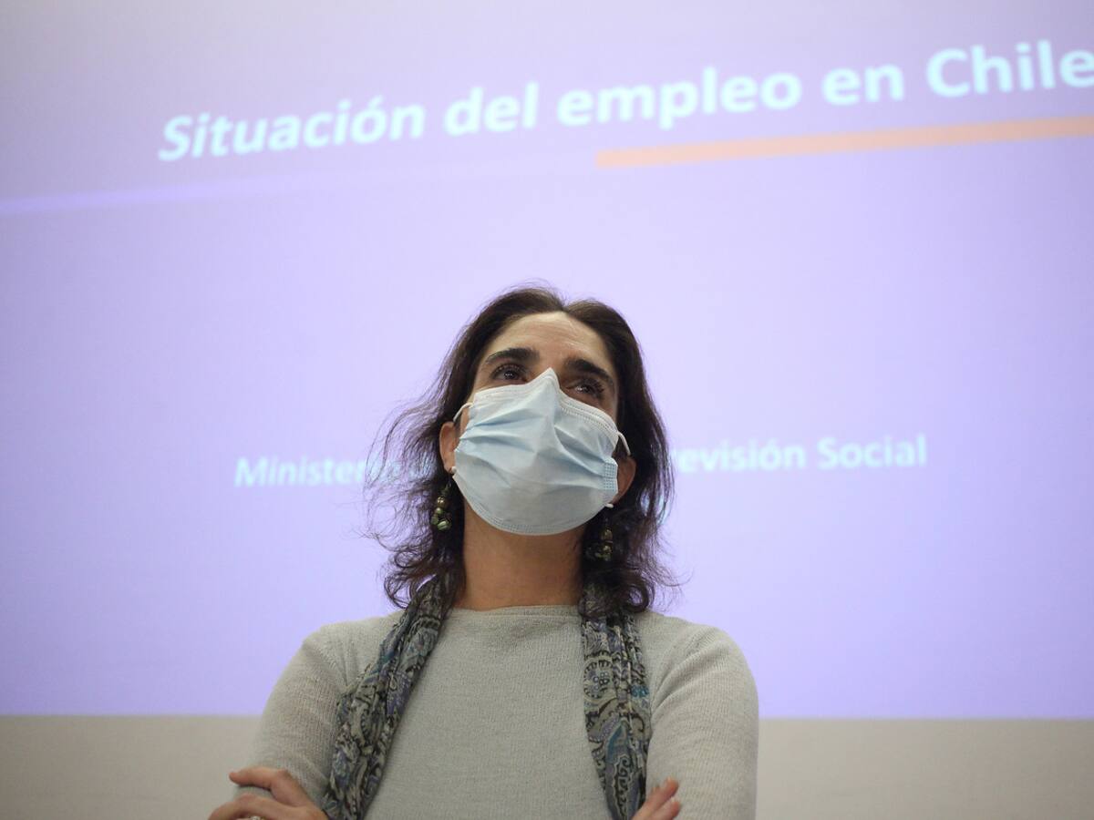 Ministra del Trabajo: Se debe suponer, que considerando el mes de abril, el desempleo debería ir en aumento