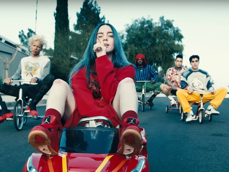 Reconocida marca de juguetes lanzó una muñeca de Billie Eilish inspirada en el videoclip de «Bad Guy»
