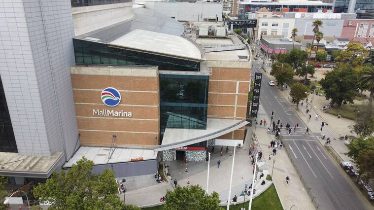 04 DE NOVIEMBRE DE 2020 / VIÑA DEL MARImagen aerea del Mall Marina Arauco, ubicado entre 14 y 15 norte, que se encuentra funcionando desde el ingreso a Fase 2 de la comuna, y la cual el día de mañana ingresara a Fase 3, como una forma de reactivar el comercio.
FOTO: MIGUEL MOYA / AGENCIA UNO