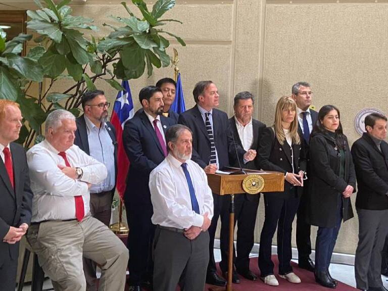Republicanos, Partido de la Gente, DC, Amarillos e independientes crean coordinadora parlamentaria para la discusión constitucional