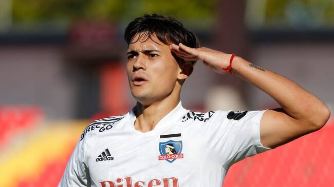 17 de Febrero del 2021/TALCAPablo Solari(c) celebra su primer gol y el 1 a 0 de Colo Colo ,durante el partido del descenso del Campeonato Nacional AFP PlanVital 2020, entre Colo Colo vs Universidad de Concepcion, disputado en el Estadio Fiscal de Talca.
FOTO:FRANCISCO LONGA/AGENCIAUNO