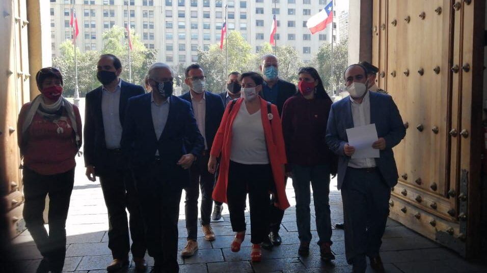 Comandos por el Apruebo entregaron carta en La Moneda