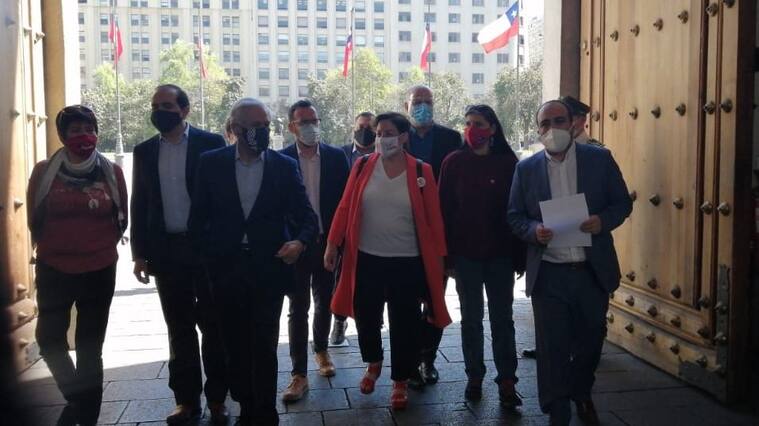 Comandos por el Apruebo entregaron carta en La Moneda