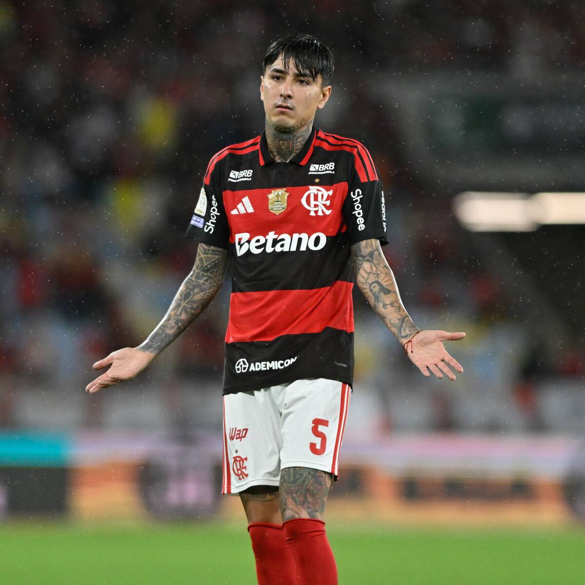 Erick Pulgar avanza a semifinales de la Copa Libertadores, pero recibe una mala noticia en Flamengo
