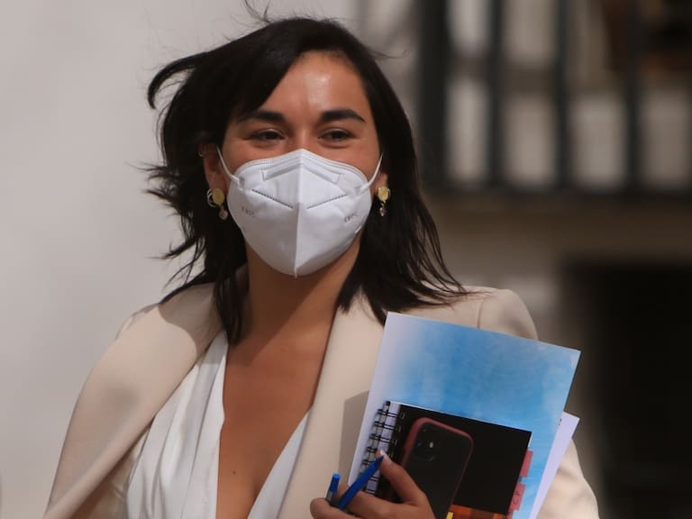 Ministra Izkia Siches: «Carabineros cuenta con todo nuestro respaldo para seguir con su trabajo, siempre con el respeto a los DD. HH.»