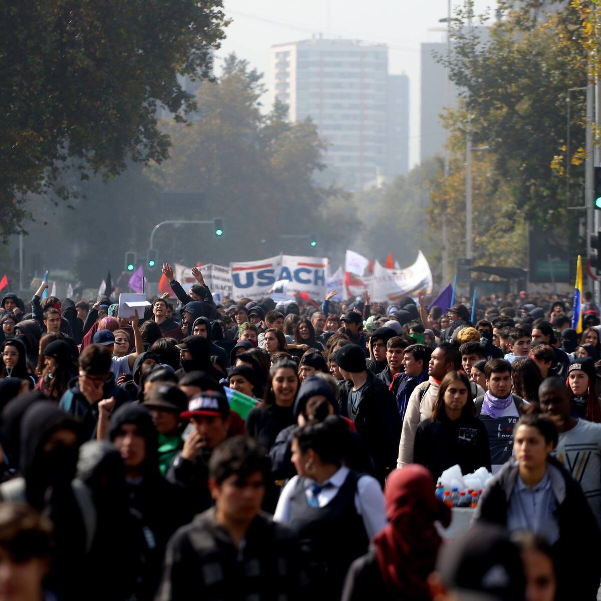 Estudiantes marchan hoy jueves en Santiago contra medidas del Gobierno: a qué hora parte y dónde será