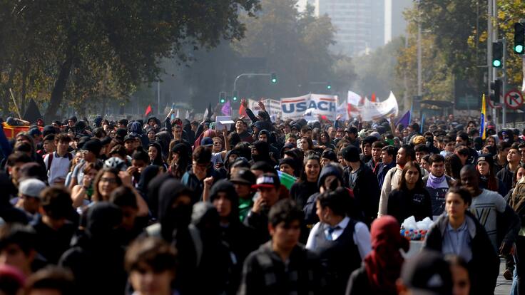 Estudiantes marchan hoy jueves en Santiago contra medidas del Gobierno: a qué hora parte y dónde será