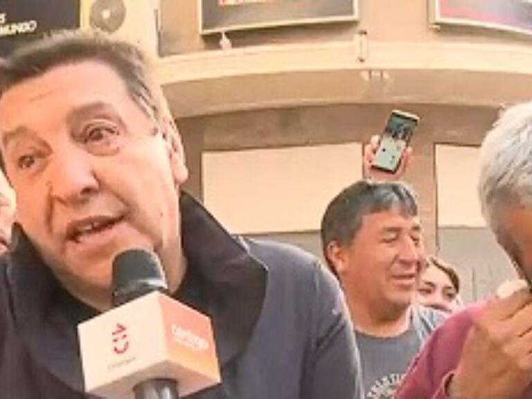 «Es un trabajo invisibilizado»: JC Rodríguez se emociona con ayuda a señor que cuida a su mamá enferma