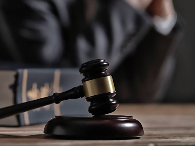 Madre cumplirá pena de cárcel tras negar visitas a padre de su hija en Talcahuano