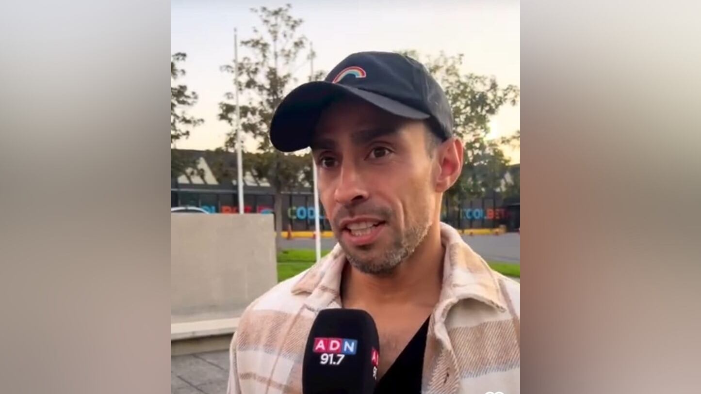 Jorge Valdivia tras compartir cancha con Esteban Paredes en su despedida: "No me ponía los zapatos desde mi retiro, ahora había que hacerlo"
