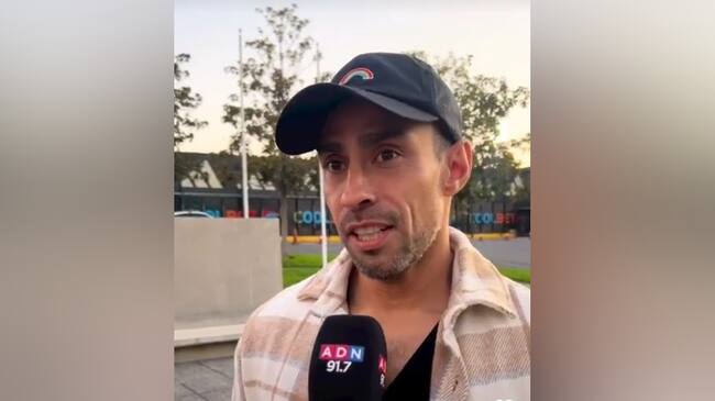 Jorge Valdivia tras compartir cancha con Esteban Paredes en su despedida: "No me ponía los zapatos desde mi retiro, ahora había que hacerlo"
