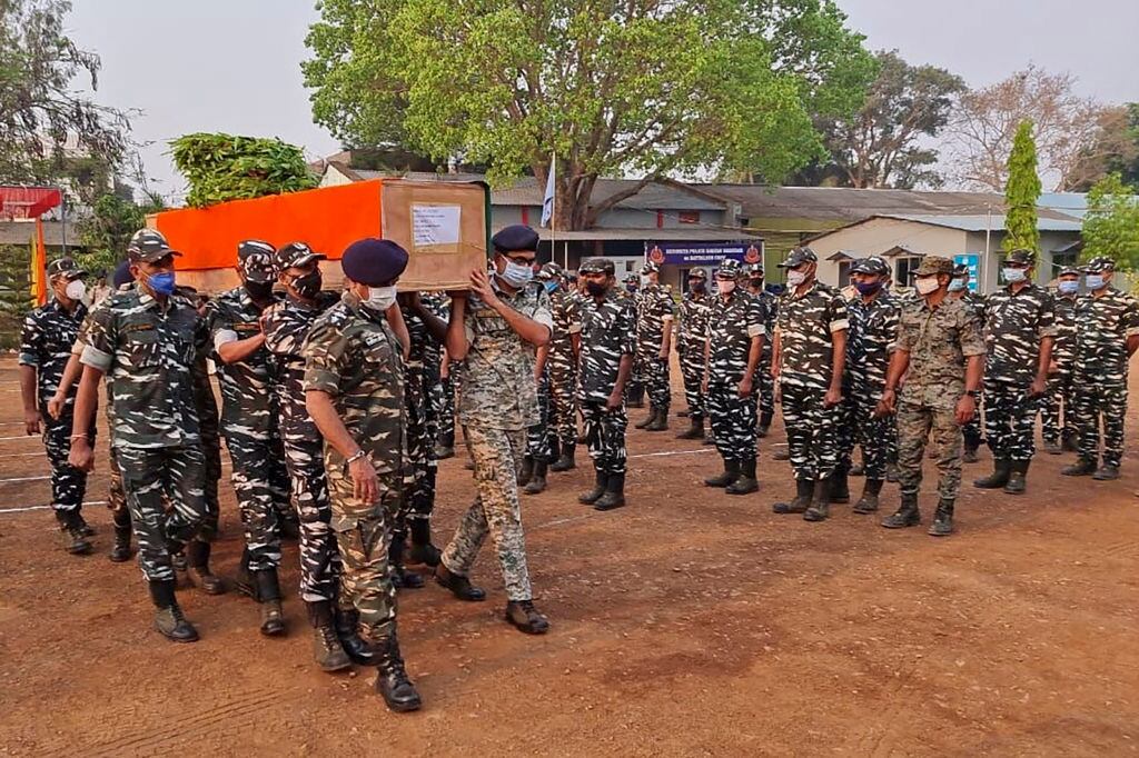El funeral de un soldado indio en Bijapur