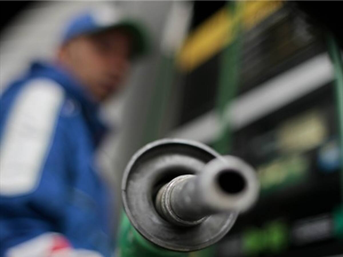 Gas licuado sufrirá fuerte alza a partir de este jueves: bencinas también suben