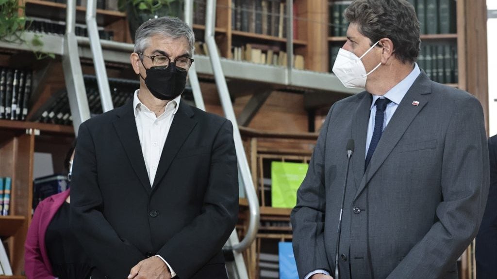 22 de Febrero 2022/SantiagoEl Ministro de Hacienda Rodrigo Cerda junto a Mario Marcel ofrecen punto de prensa luego de la reunión que mantuvieron durante esta tarde por el traspaso de la cartera.

FOTO KARIN POZO /AGENCIAUNO
