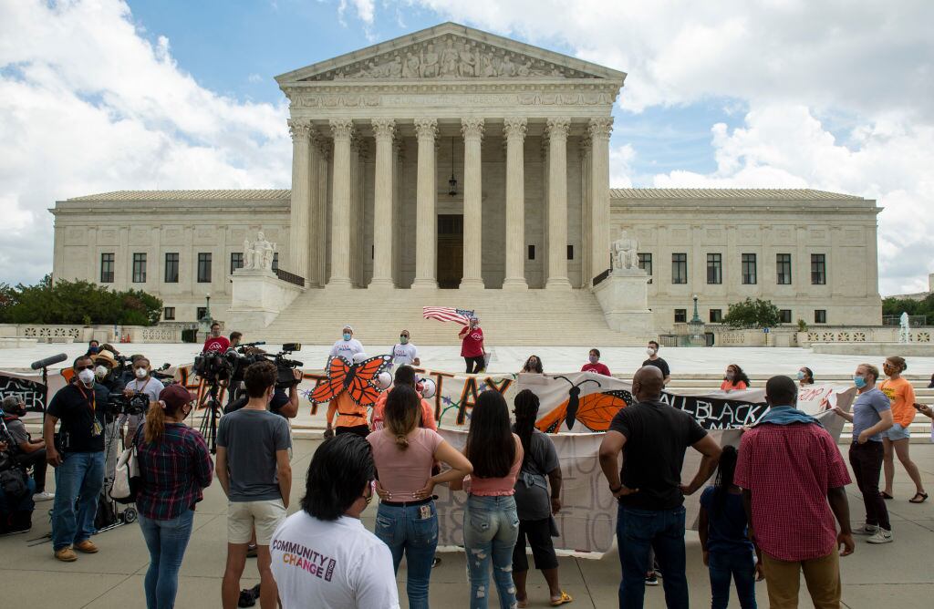 Manifestación a favor del fallo de la Suprema por DACA