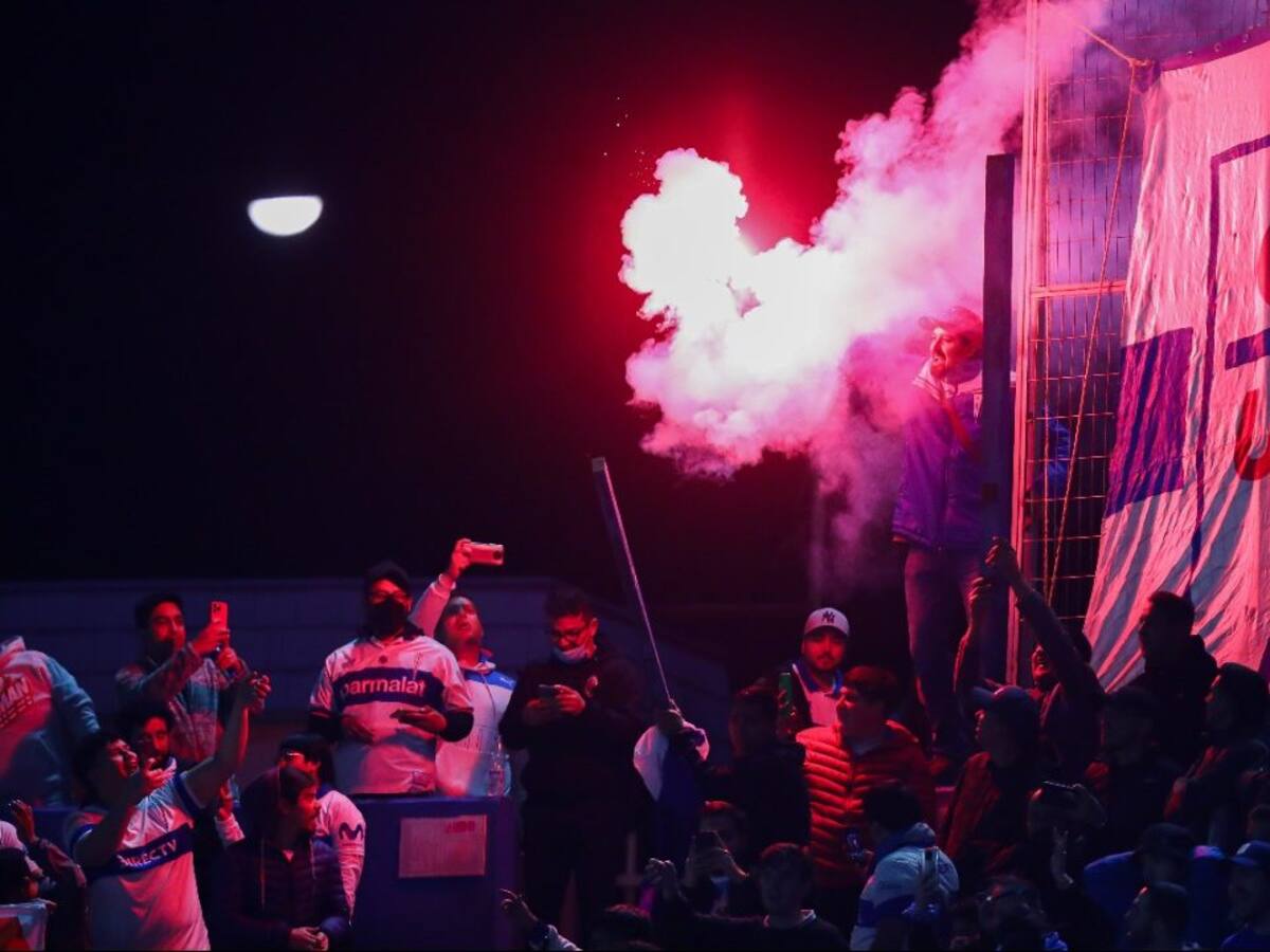 Invasión de hinchas y robo de mallas: el cierre de partido que tuvo San Carlos de Apoquindo