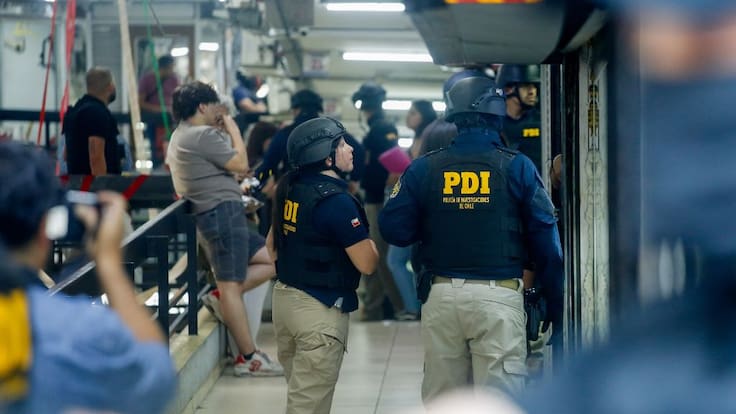 PDI fiscaliza joyerías en el centro de Santiago: un sujeto fue detenido