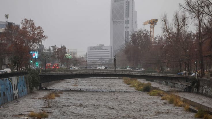 Lluvia en Santiago y Chile, hoy en vivo: a qué hora termina, suspensión de clases, y pronóstico actualizado por región