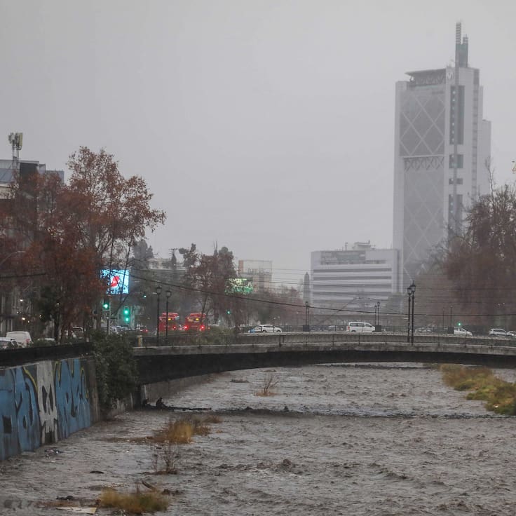 Lluvia en Santiago y Chile, hoy en vivo: a qué hora termina, suspensión de clases, y pronóstico actualizado por región
