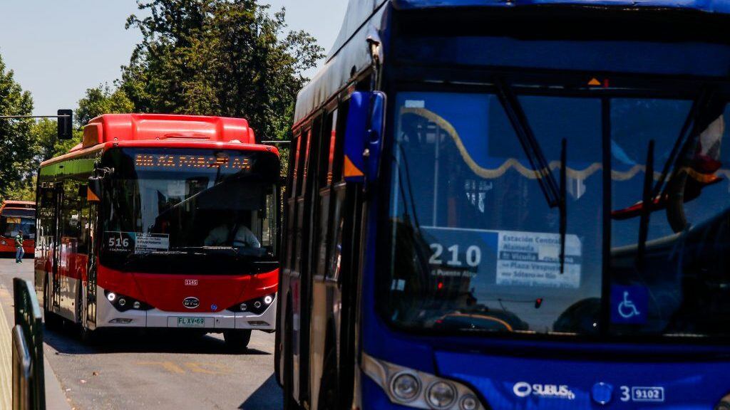 29 DE DICIEMBRE DE 2018/SANTIAGOEste sábado se iniciará el recorrido 516, el tercero de la malla de los buses eléctricos y el más largo con 60 km que unirá las comunas de Peñalolén con Pudahuel y Maipú.
FOTO: LEONARDO RUBILAR CHANDIA/AGENCIAUNO