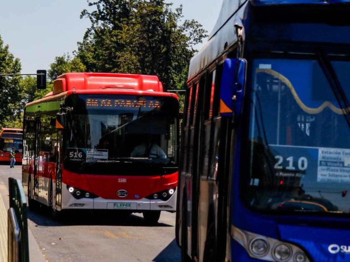 Ciclista murió tras ser atropellado por bus del transporte público en Santiago