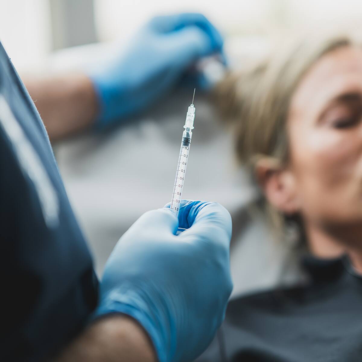 Escándalo por botox ilegal deja más de 20 mujeres hospitalizadas con intoxicación grave