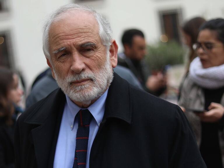 Ministro Montes por casas construidas en zonas de riesgo: «El cambio climático no es una posibilidad, es una realidad»