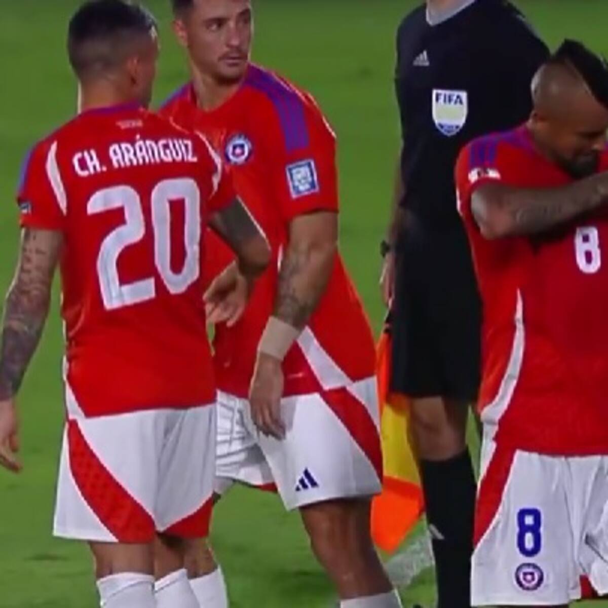 Les enrostró el bicampeonato de América: el provocador gesto de Arturo Vidal a los paraguayos tras dejar la cancha del Defensores del Chaco