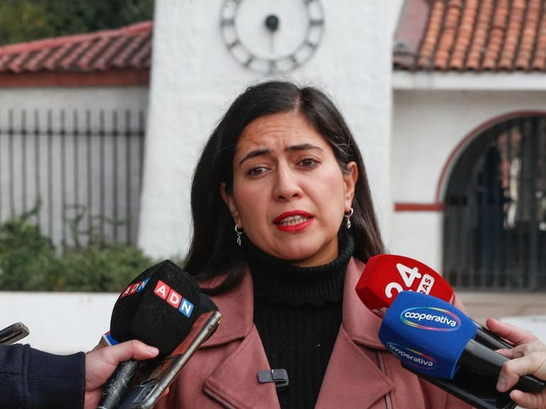 “Que esto permita...”: alcaldesa de Quinta Normal reacciona a detención de chofer que trasladó cadáver frente a su casa