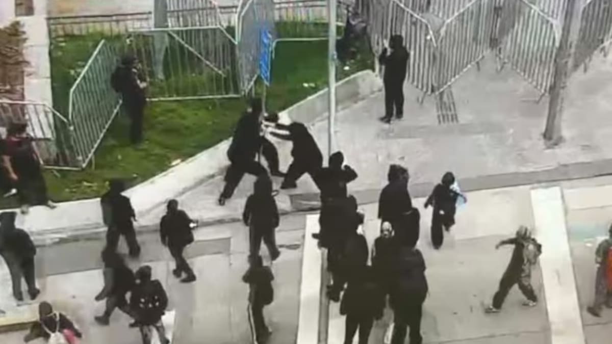 Carabineros informa 17 detenidos en operativo por marcha del 12 de octubre: 14 fueron antes de la convocatoria