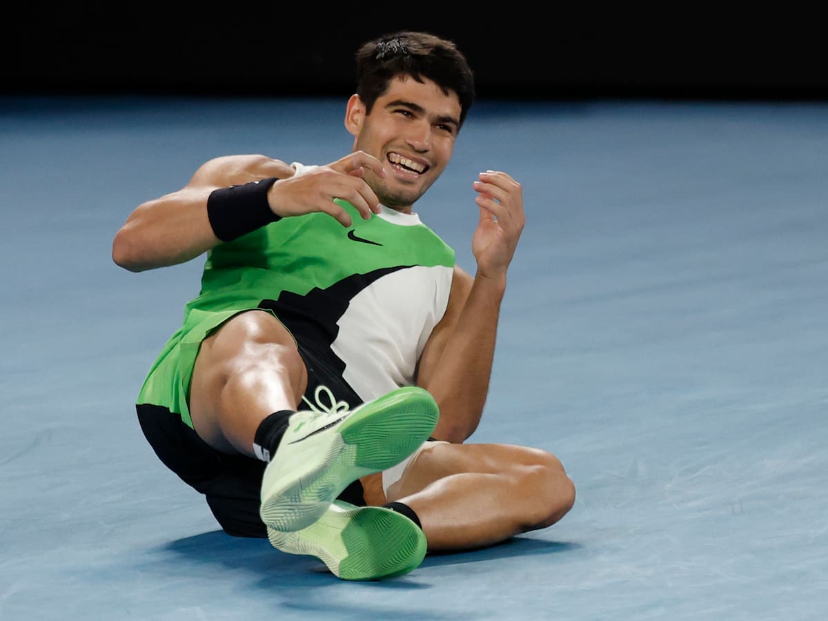 Alcaraz hace historia en el Australian Open: vence a Djokovic y bate un récord que parecía imposible